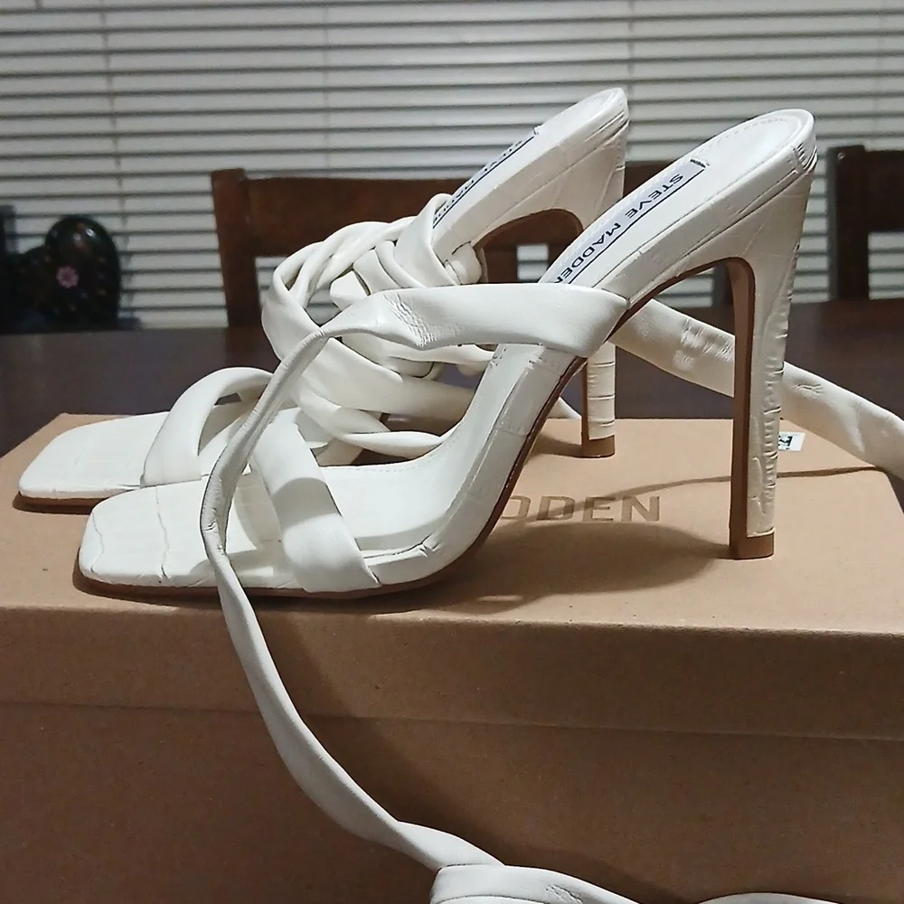 NWOT Steve Madden Wrap Heels - Picture 6 of 7